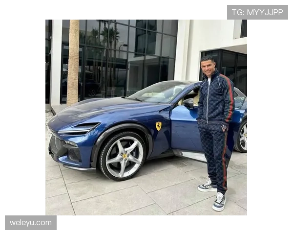 巴洛特利训练迟到被罚，转头晒出新买的法拉利